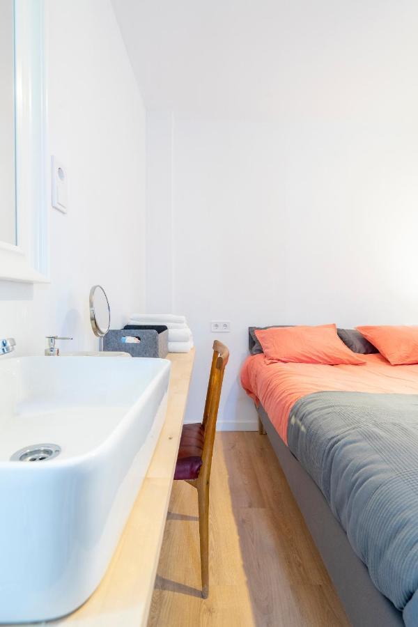 Independent Room Close To Ifema Y Aeropuertob Madrid Exterior foto